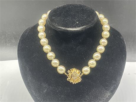 AUTHENTIC 1970 CHRISTIAN DIOR NECKLACE