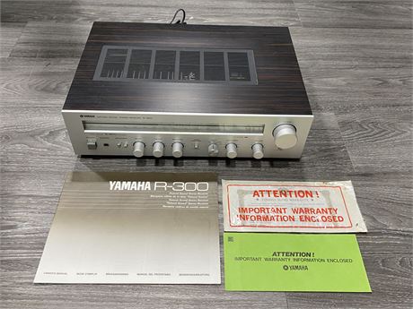 YAMAHA R-300 STEREO RECEIVER W/OWNERS MANUAL - TESTED / WORKS GREAT