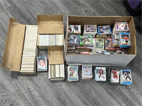 LARGE LOT OF NHL CARDS / VARIOUS YEARS