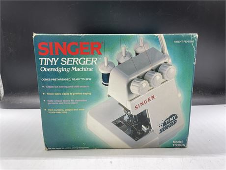 SINGER TINY SERGER OVEREDGING MACHINE IN BOX TESTED