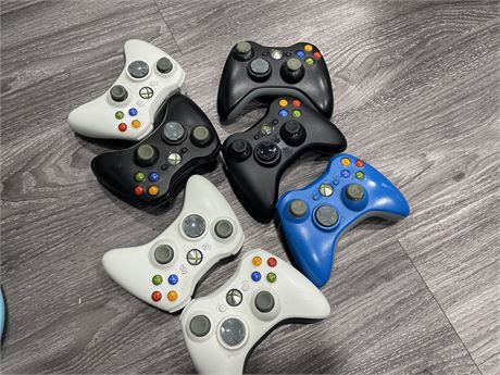 7 XBOX 360 CONTROLLERS