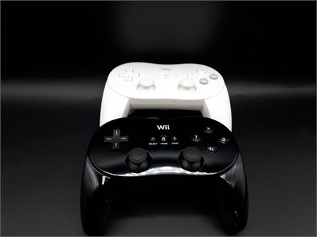 TWO CLASSIC CONTROLLER PRO - VERY GOOD CONDITION - WII
