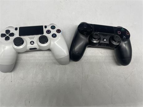 2 PS4 CONTROLLERS