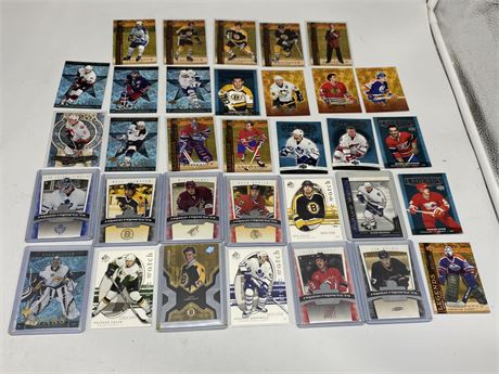 33 L/E NHL CARDS