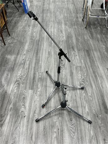 YORKVILLE MS608 MIC STAND W/EXTRA BASE