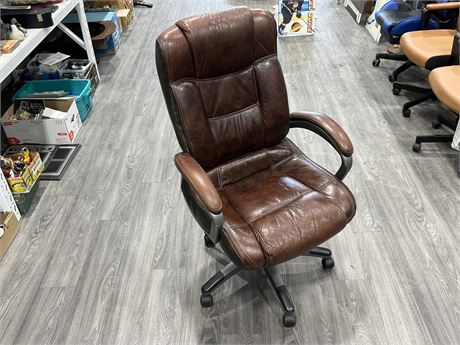 ROLLING ADJUSTABLE OFFICE CHAIR (46” tall)