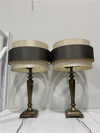 2 LAMPS (2 bulbs in each lamp)