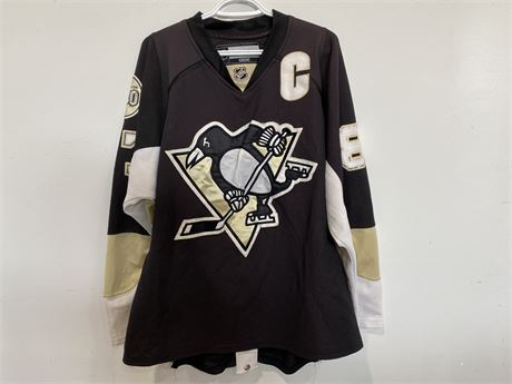 PITTSBURG PENGUINS CROSBY JERSEY (SIZE 52)