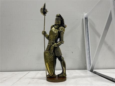 METAL KNIGHT STATUE ON WOODEN STAND (33” TALL)