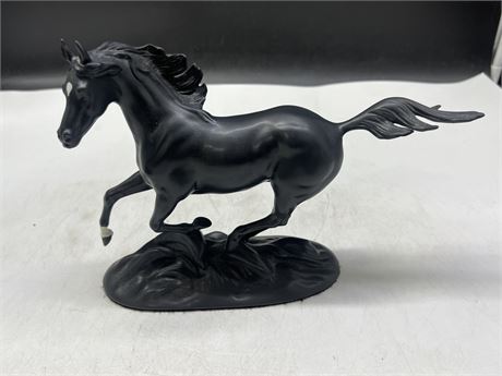 BLACK BEAUTY FINE PORCELAIN HORSE FIGURE BY FRANKLIN MINT (11” wide)