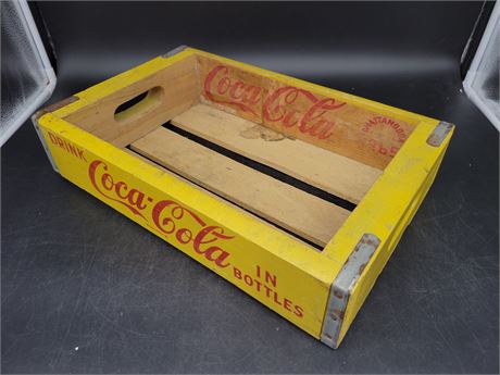 VINTAGE YELLOW COCA-COLA BOX (18"x12)