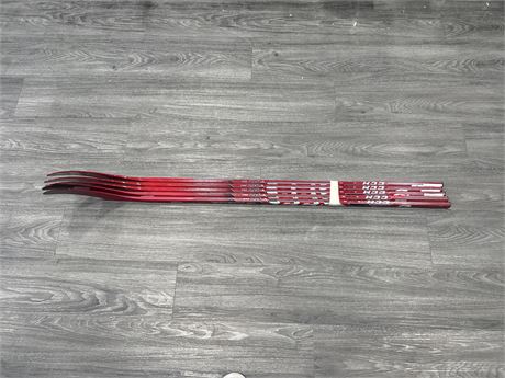 5 BRAND NEW RIGHT HANDED YOUTH HOCKEY STICKS - SPECS IN PHOTOS