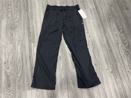 (NEW WITH TAGS) LULULEMON DANCE STUDIO MID-RISE PANTS SIZE 12
