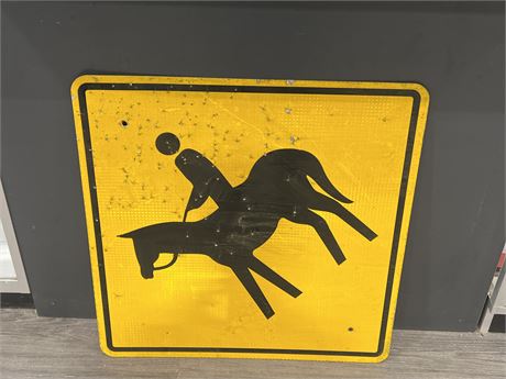 VINTAGE HORSE TRAIL ROAD CROSSING METAL SIGN - 30”x30”
