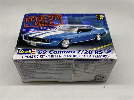 1969 CAMARO CAR MODEL KIT - 1:25 SCALE