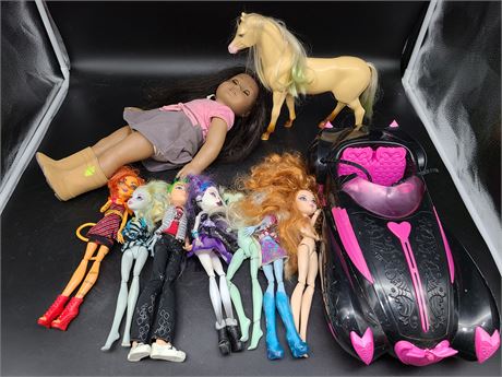 LOTS OF ASSORTED BARBIES & TOYS