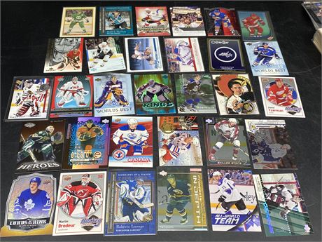 31 INSERT NHL CARDS