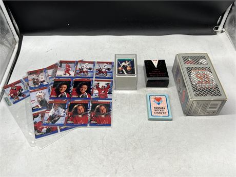 4 COMPLETE HOCKEY SETS & 21 WOMENS CANADA TEAM ROOKIES 97/98