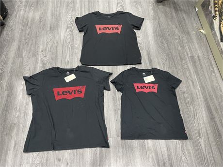 3 LEVI’S MENS T-SHIRTS 2 NEW WITH TAGS SIZES M, 1X, & 2X