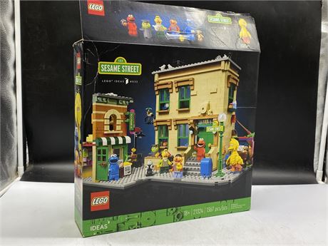 OPEN BOX SESAME STREET LEGO 21324 - INCOMPLETE