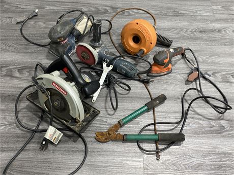 LOT OF TOOLS - FOR REPAIR OR PARTS