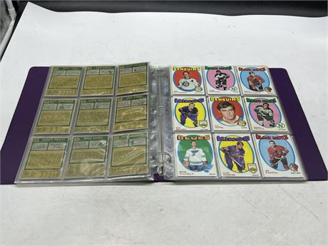 BINDER OF 1971/72 TOPPS NHL CARDS - GOOD CONDITION