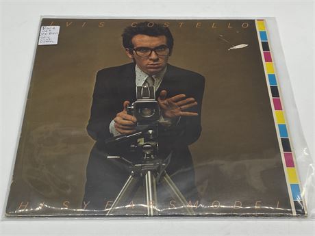 RARE UK PRESS ELVIS COSTELLO - THIS YEARS MODEL - VG+ (slightly scratched)