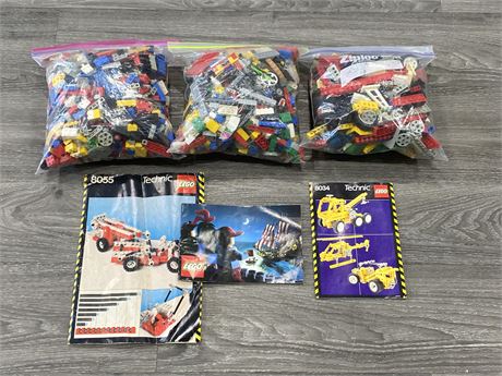 3 BAG OF VINTAGE 1980S LEGO W/INSTRUCTIONS FOR THE SETS (SOME PIECES MISSING)