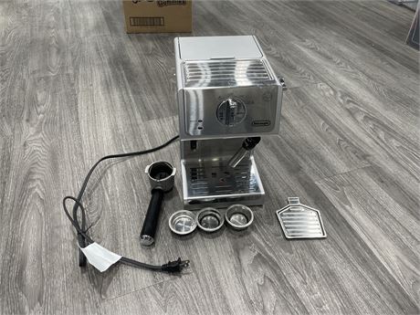 DELONGHI ECP3620 COFFEE / ESPRESSO MACHINE