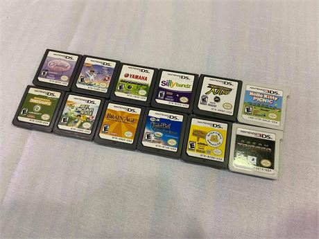 12 NINTENDO DS GAMES (TWO 3DS GAMES)