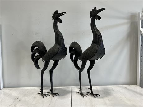 2 METAL BIRD GARDEN DECORATIONS (38” tall)