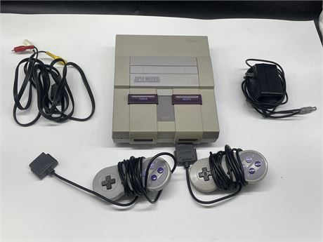 SNES CONSOLE COMPLETE W/ 2 CONTROLLERS (UNTESTED)