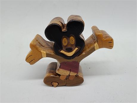 HAND PAINTED WOOD PUZZLE MICKEY MOUSE (4.5"height)