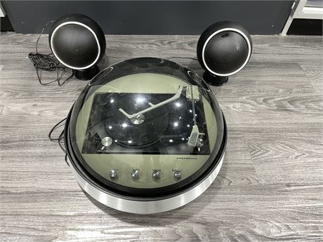 APOLLO 860 ELECTROHOME VINTAGE TURNTABLE W/ SPEAKERS ON STANDS