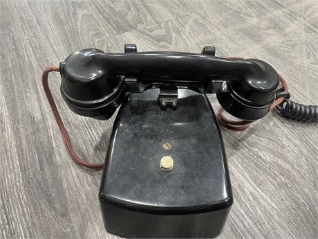 VINTAGE BLACK PHONE (MADE IN GREAT BRITAIN)