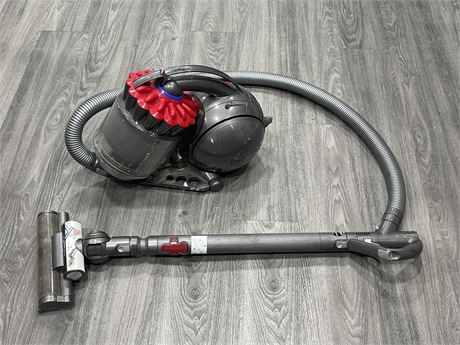 DYSON BALL VACUUM (NEEDS CLEANING) UNTESTED