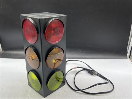 DECORATIVE STOP LIGHT DESK LAMP - NEEDS NEW BULBS - 12” TALL