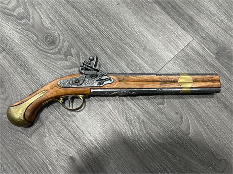 VINTAGE REPLICA FLINT LOCK GUN (18” long)