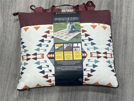 (NEW W/ TAGS) PENDLETON OUTDOOR PACKABLE BLANKET