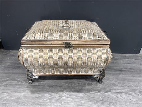 FOOTED WICKER CHEST 19”x14”x13”