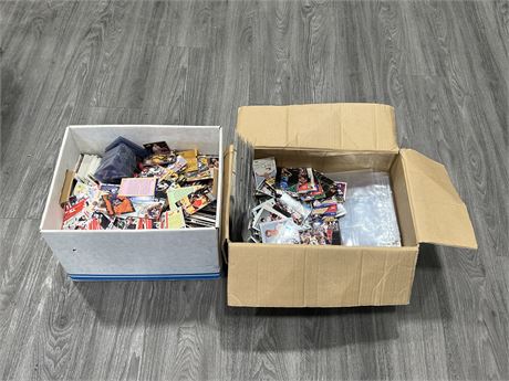2 BOXES OF MIXED SPORTS CARDS / BLANK CARD SHEETS - HOCKEY / SOME BASKETBALL