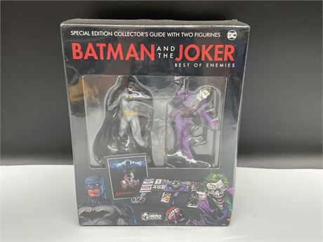 FACTORY SEALED NEW - SPECIAL EDITION COLLECTORS GUIDE W/ BATMAN & JOKER FIGURES