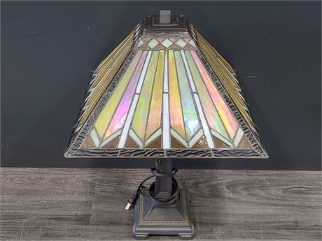 2 BULB PULL CHAIN STAINED GLASS LAMP (21"tall)