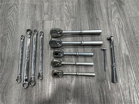 10 GRAY TOOL / SNAP ON WRENCHES & RATCHETS