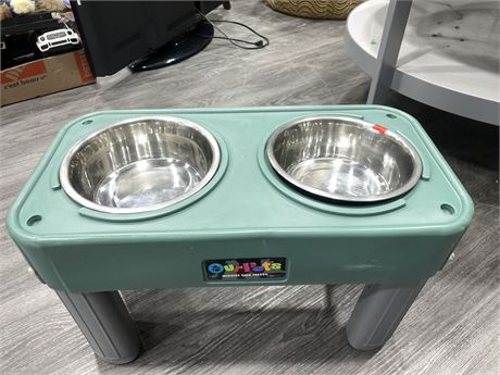 STANDING MID SIZED DOG FEEDER 23”x12”x13”/ STAINLESS STEEL BOWLS