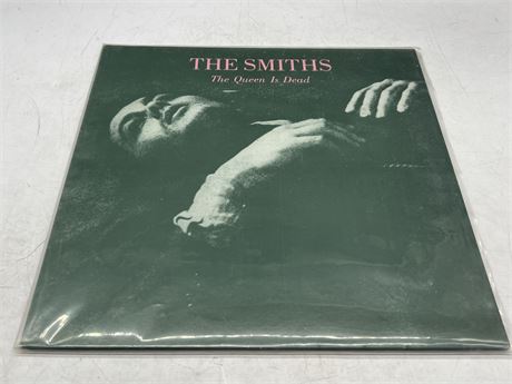 THE SMITHS - THE QUEEN IS DEAD - NEAR MINT (NM)