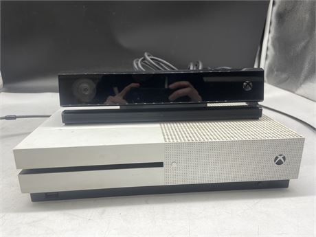 XBOX ONE S WITH EXTRAS NOT COMPLETE