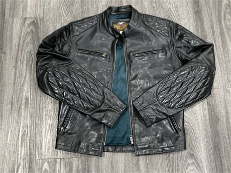 AUTHENTIC HARLEY DAVIDSON LEATHER JACKET - LIKE NEW CONDITION (HIGH VALUE)