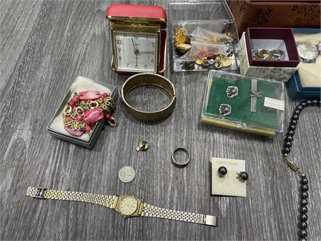 LOT OF JEWELRY WATCHES, PINS, RINGS, ETC