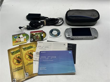 COMPLETE PSP SLIM SILVER DAXTER EDITION W/GAMES - WORKS
